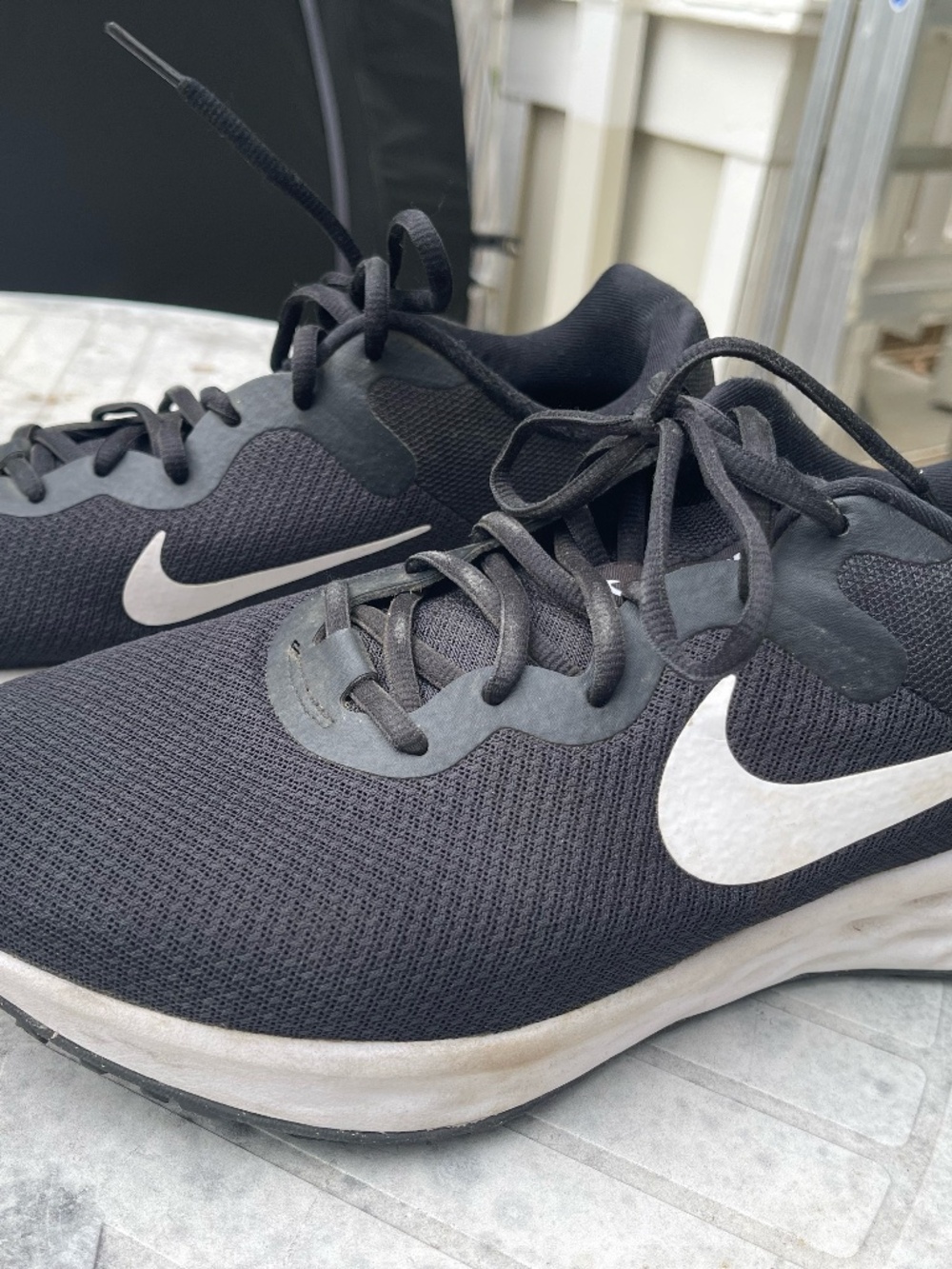 Nike men running shoes